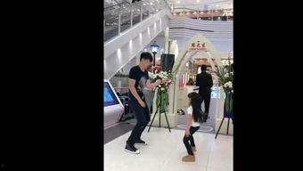 父亲教女儿跳舞网红,温馨瞬间见证父女共舞的甜蜜时光
